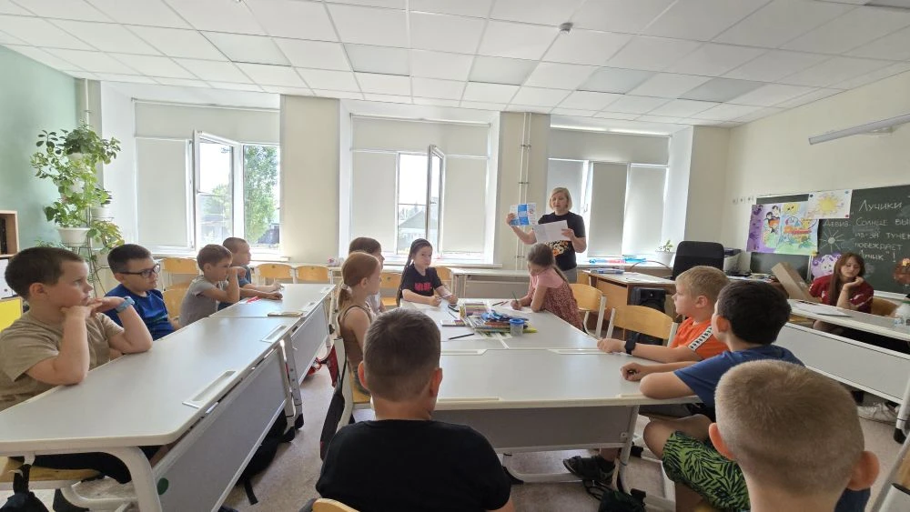 В школьном лагере "Цветочный город" воспитателями были проведены беседы на тему: "Рост преступности 