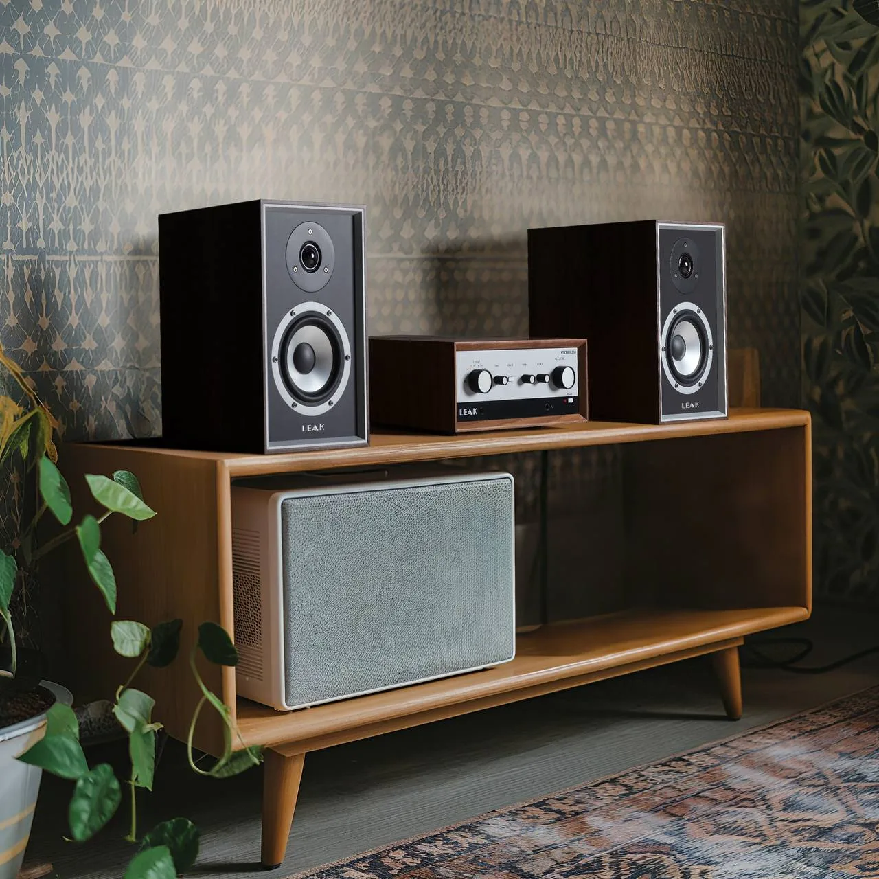 🗓 НОВЫЕ ПОСТУПЛЕНИЯ: WHARFEDALE, LEAK И QUAD