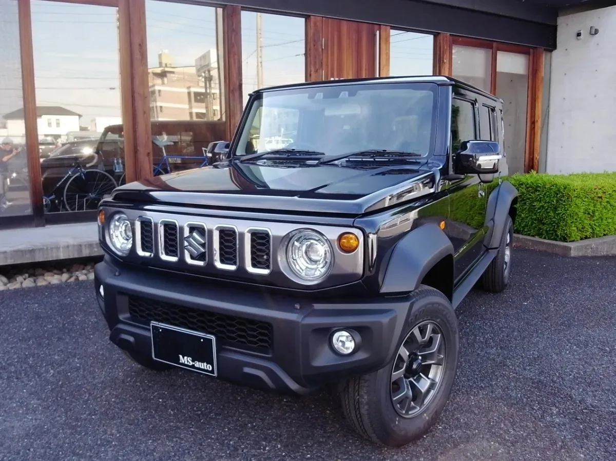 Suzuki Jimny Nomade FC 

✔️ 1.5 л, 102 л.с., бензин
✔️ АКПП, полный привод 
✔️ 2026 год, новый авто 