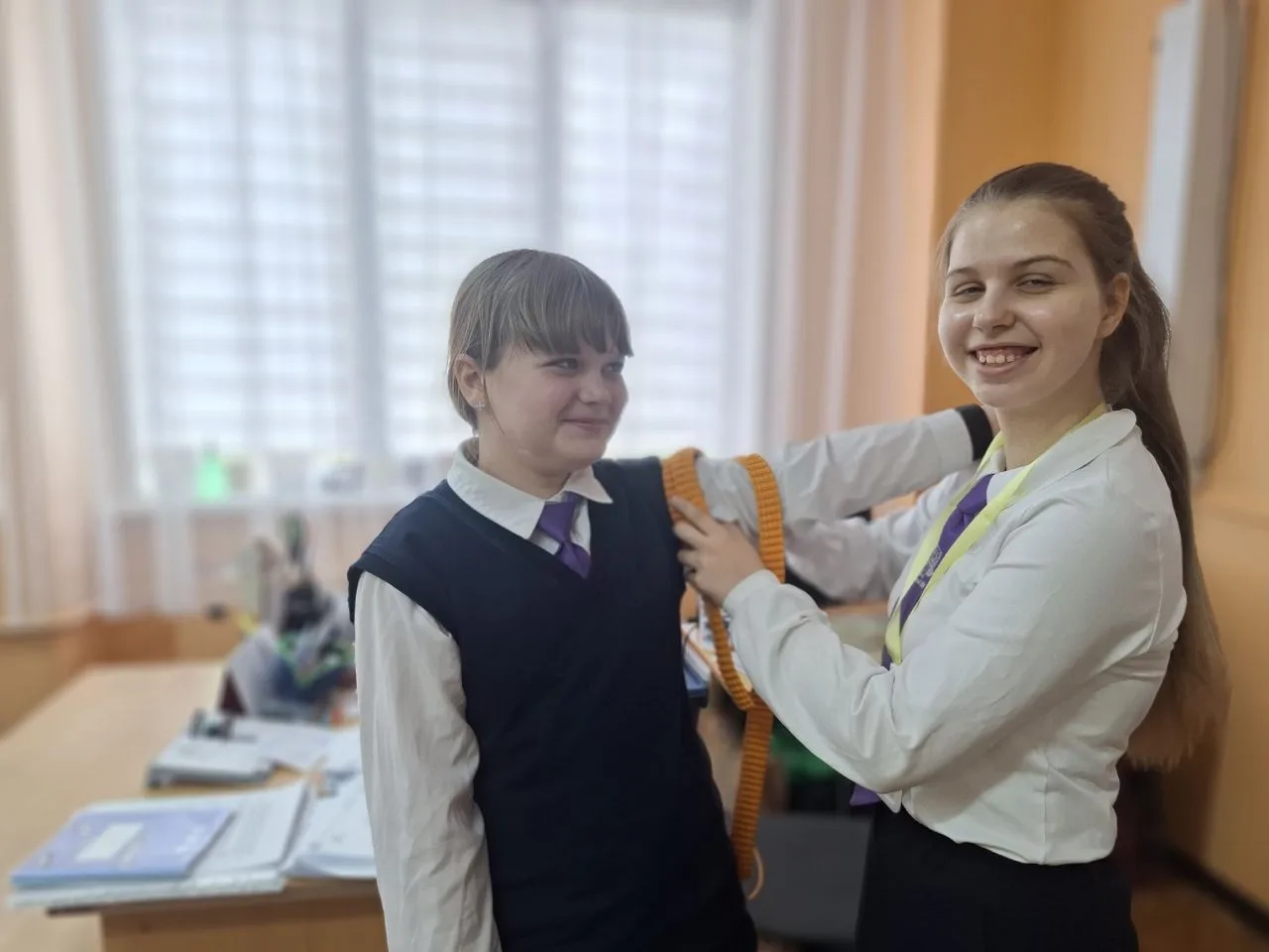 Сегодня в Лицее прошёл мастер‑класс от волонтёров «Движения Первых» и Красного Креста д...