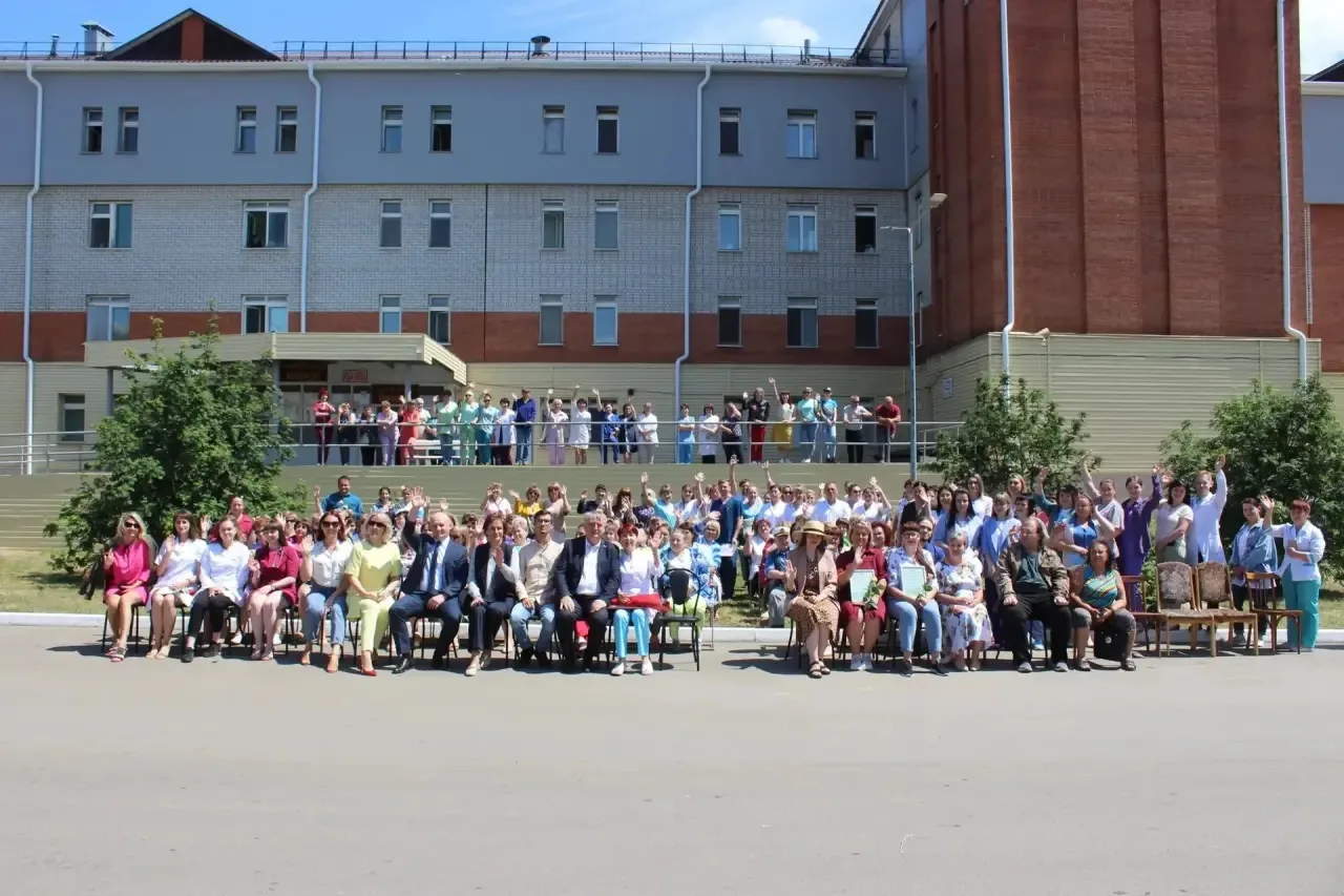21 июня – День медицинского работника
⁣
Уважаемые работники и ветераны здравоохранения!
⁣
От всей ду