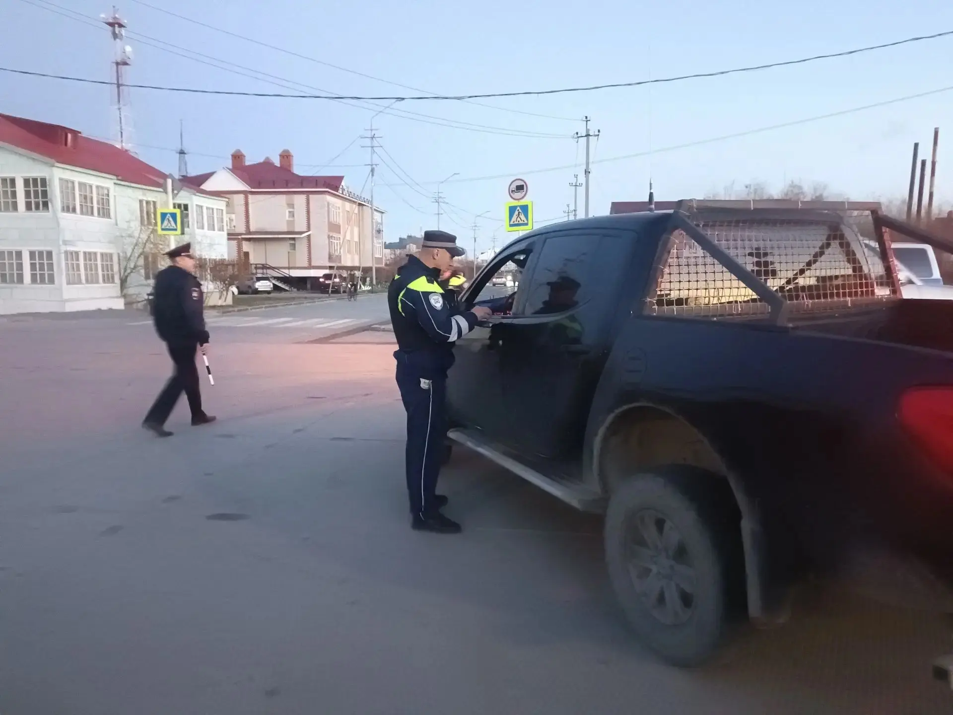 В  Яр-Сале сотрудники Госавтоинспекции провели очередное профилактическое мероприятие «...