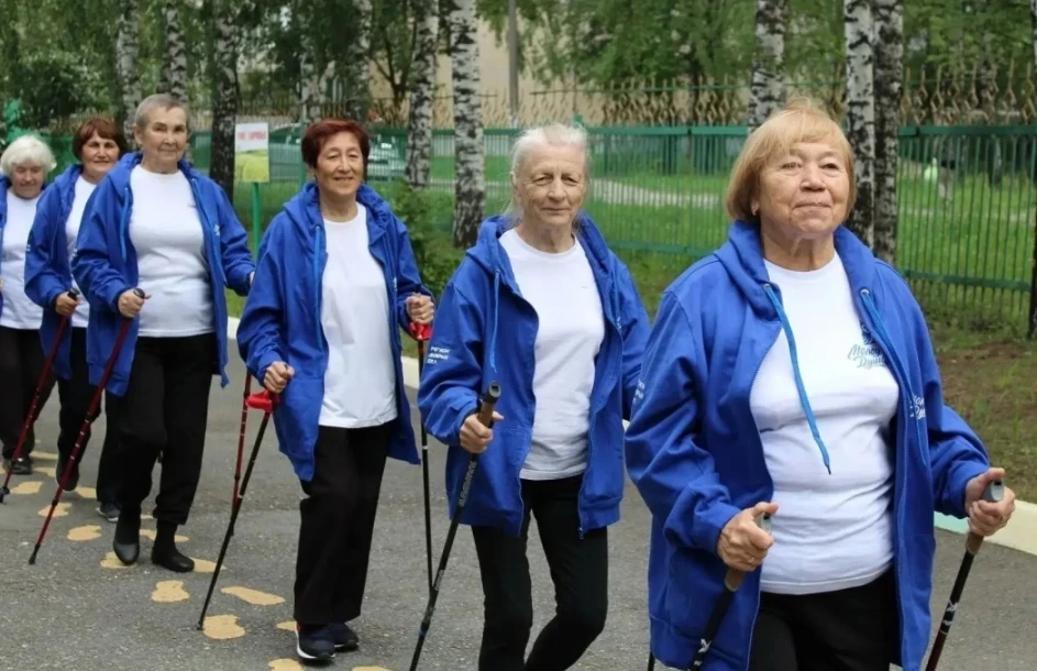 👵 В Брянской области поздравили старшее поколение с Днём пожилых людей