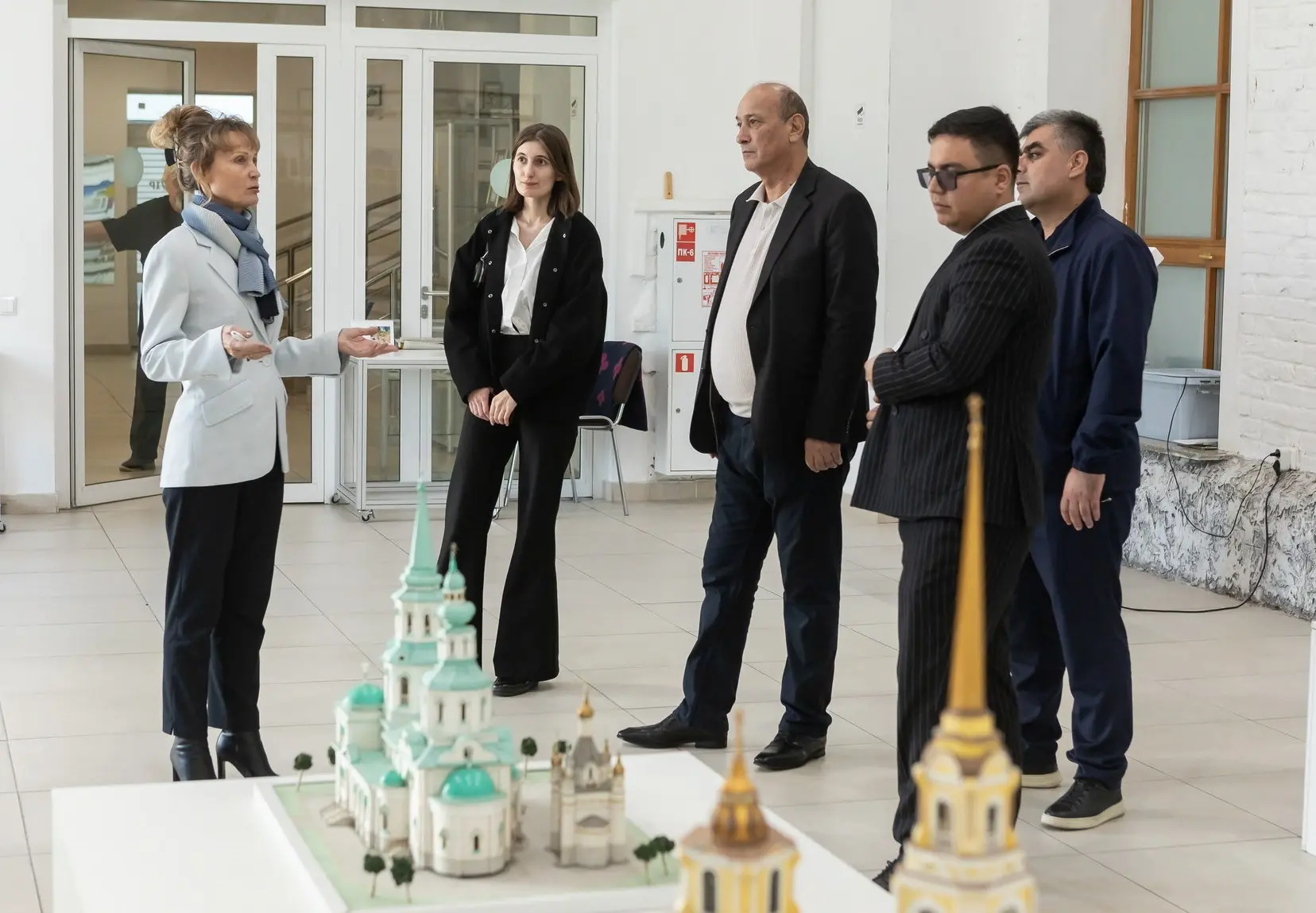 В рамках культурной программы Форума 100+ Музей архитектуры и дизайна УрГАХУ посетили Н...