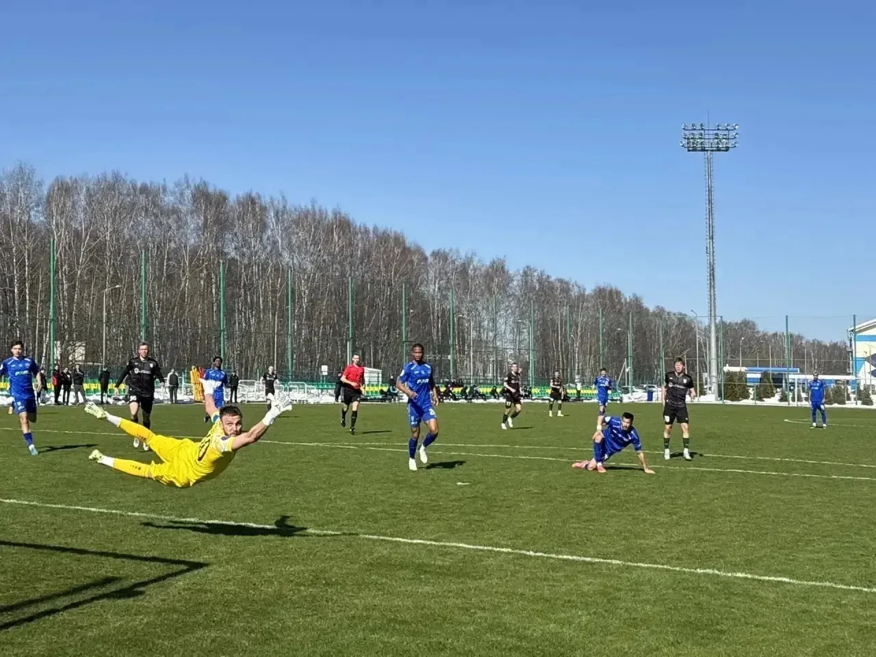 «Химик» провел товарищеский матч с «Пари НН». Счет в основной игре – 1:1.  Игра прошла на Бору в зак