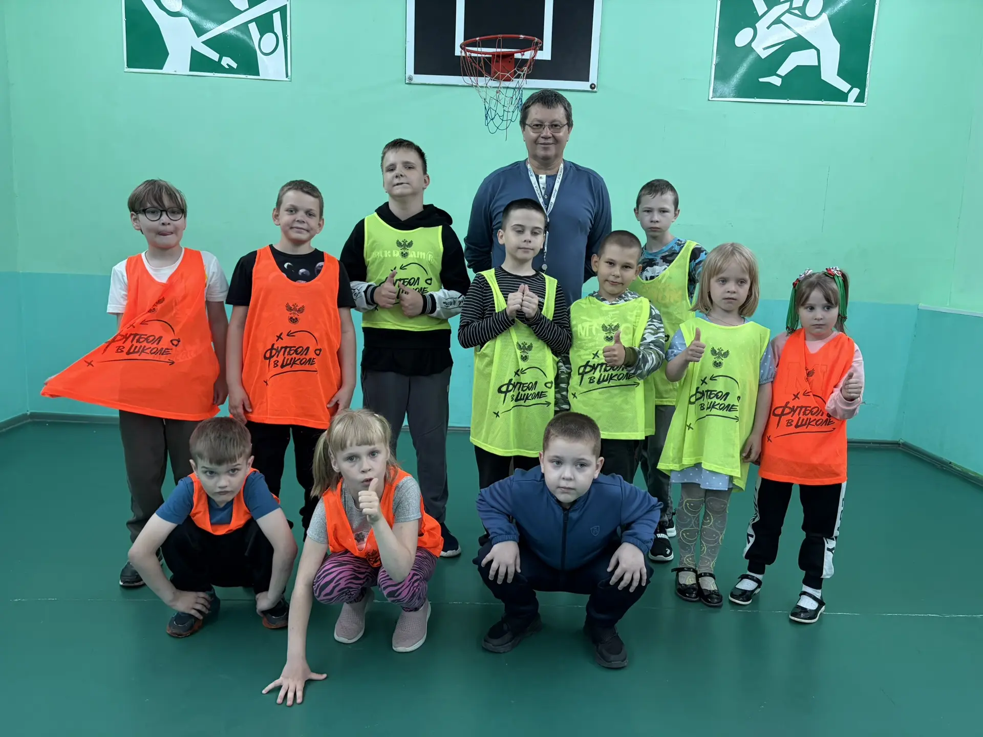 🎉 Одиннадцатый день в лагере: день спорта — море азарта и позитива! 🎉

Сегодняшний день в нашем ла