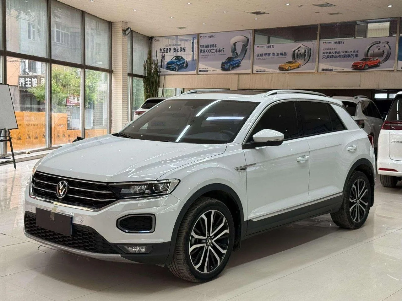 Молодежный, дерзкий, немецкий!

🚘 Volkswagen T-Roc

• год 2021-2023
• объем - 1,4 л, бензин
• мощно