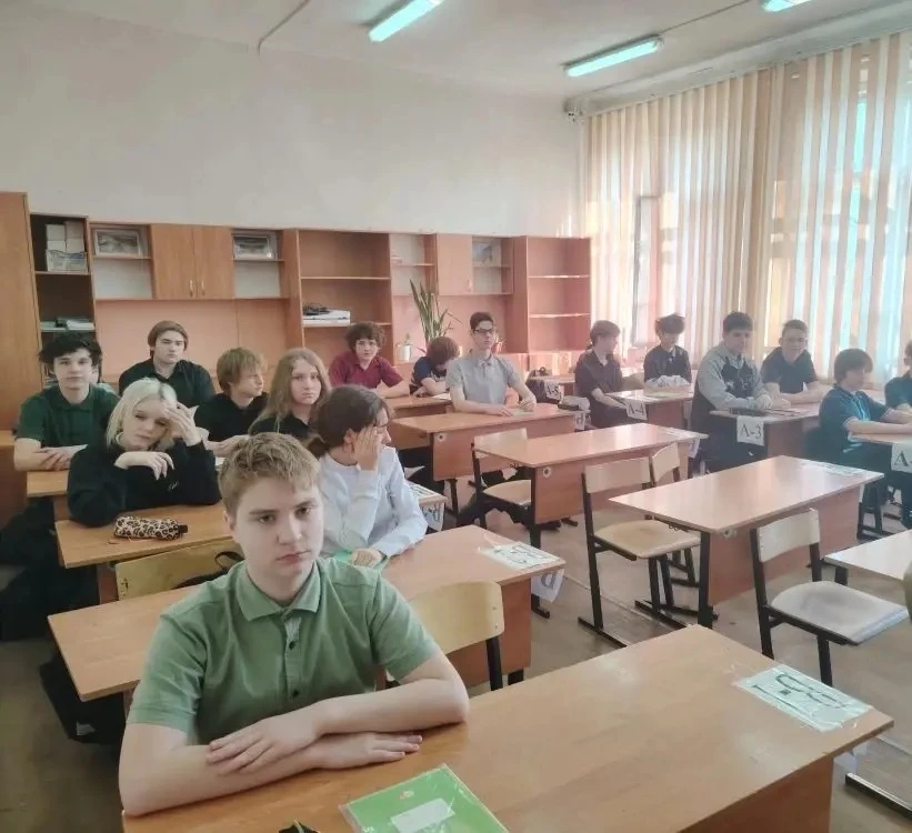 В нашей школе прошла викторина «Стоп, кибербуллинг!» Участники — ученики 5–9 классов. Задача была не