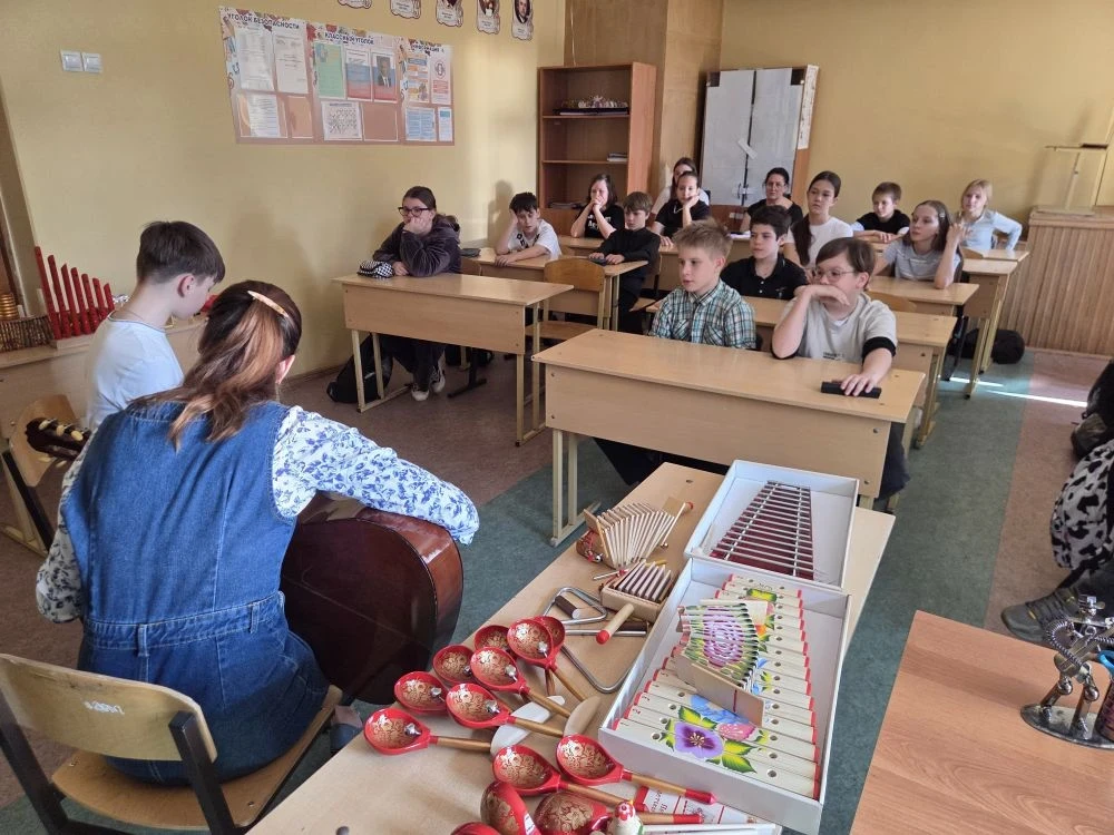 🎵 Музыкальное путешествие пятиклассников 🎶  🗓️ 7 мая 2026 года ученики 5 «Д» класса (классный руково