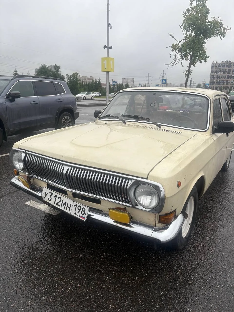 всем привет ! 
продам свою волжанку  2410,402, 5стп , на ходу оформлена на меня документы чистые , б