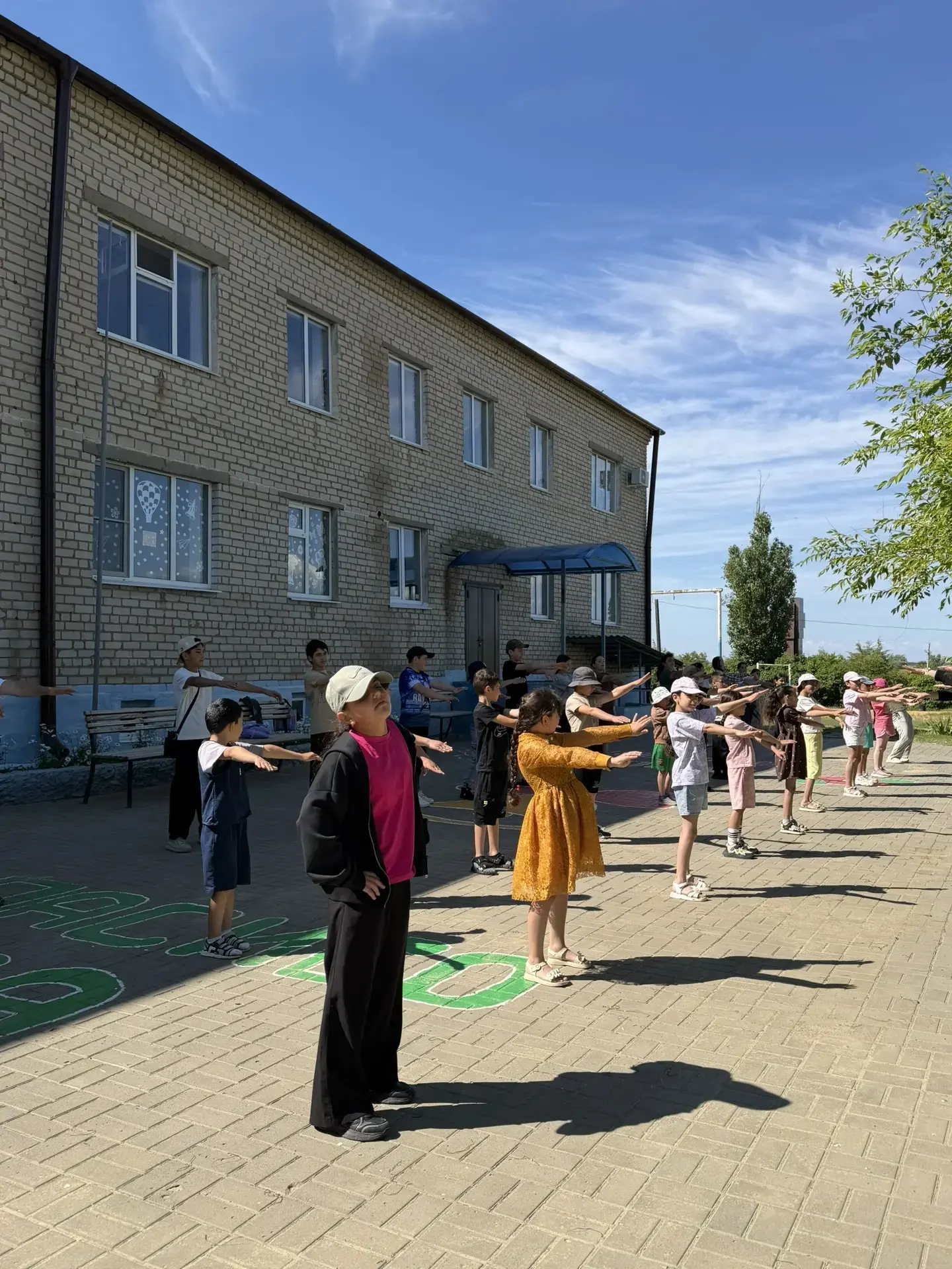 Восьмой день смены пришкольного лагеря «Дружная семейка» начался с энергичной и динамич...