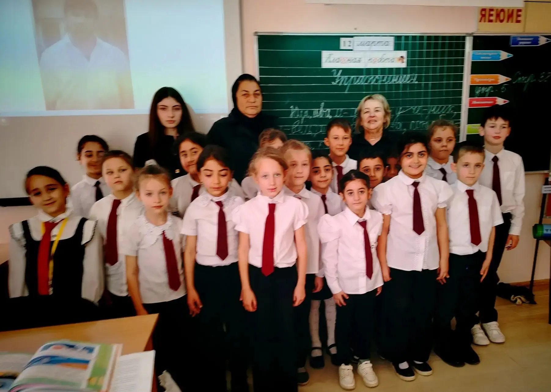 В 1 'В" классе прошла встреча с матерью и родными Омарова С. Р., участника Специальной ...