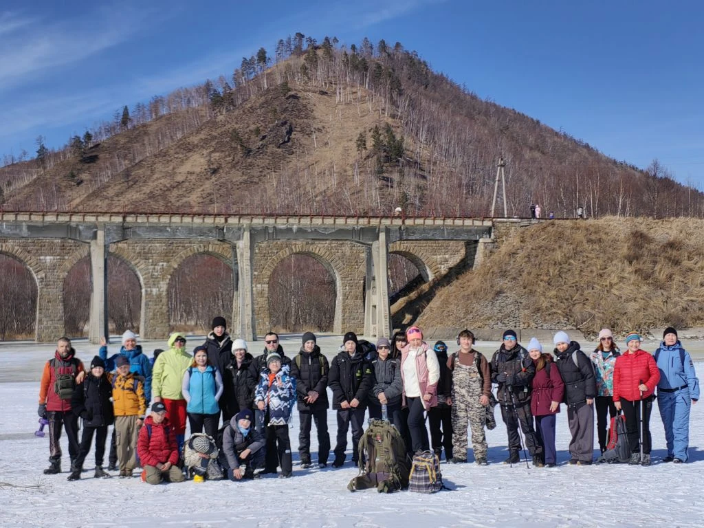 Сегодня прогулялись по льду Байкала.