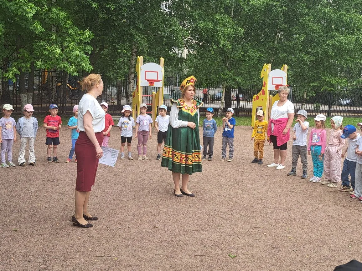 Накануне празднования  Дня России, в детском саду на Уточкина, состоялось яркое и познавательное мер