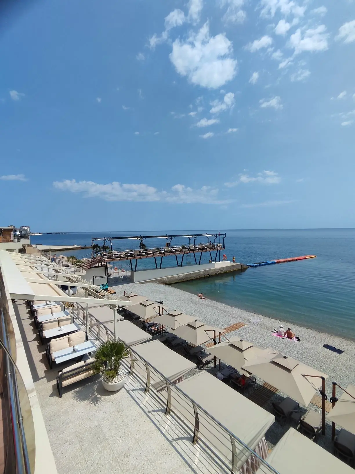 #ОТРАДНОЕ  р-н Ялта-Интурист ул. Морской спуск, 3  🏖️ До пляжа «Изумрудный»  2мин. идти❗️  🏖️Мечтает