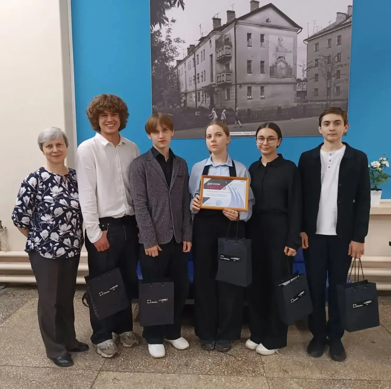 🛩  Команда 10А — чемпионы интеллектуальной игры, проводимой РПКБ       Сегодня в ДК «Орбита» в рамка