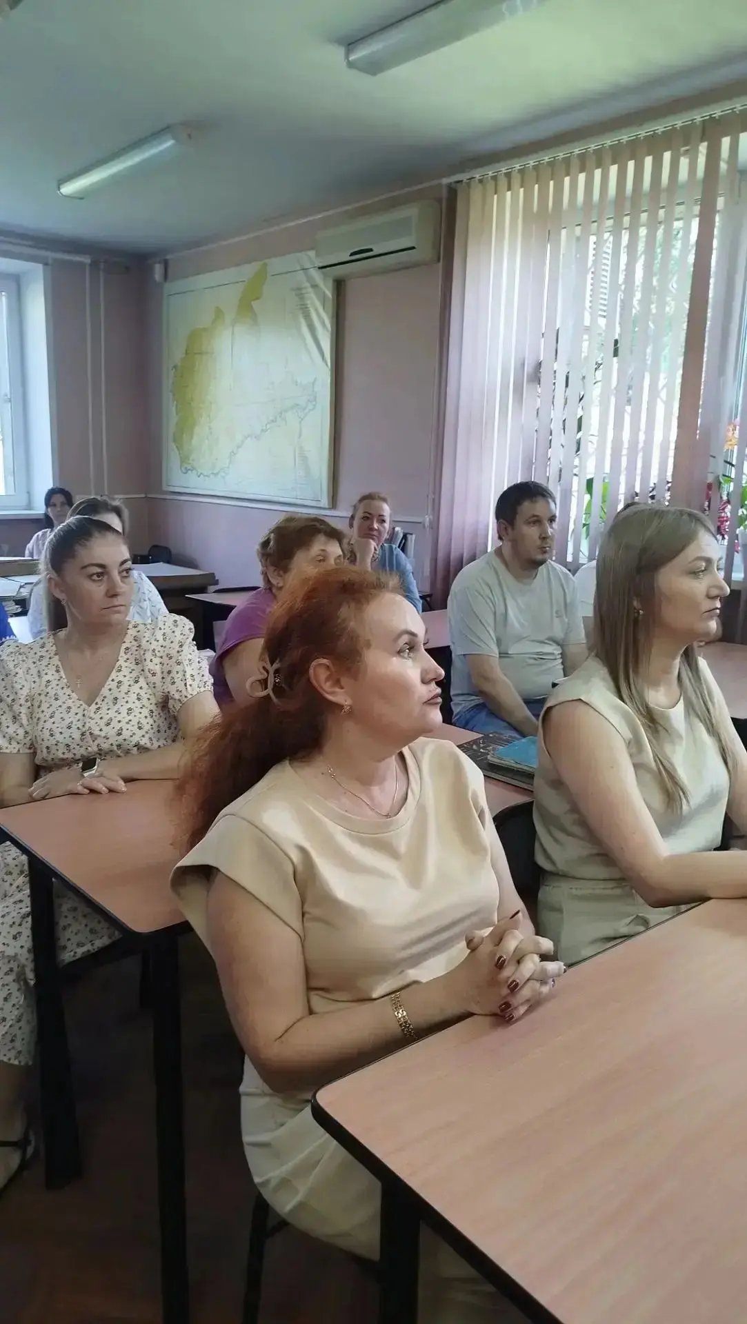 🚨Тревога! Бежим, но не со  страху, а по плану!

Представьте: звучит сирена. Счёт идёт на секунды.

