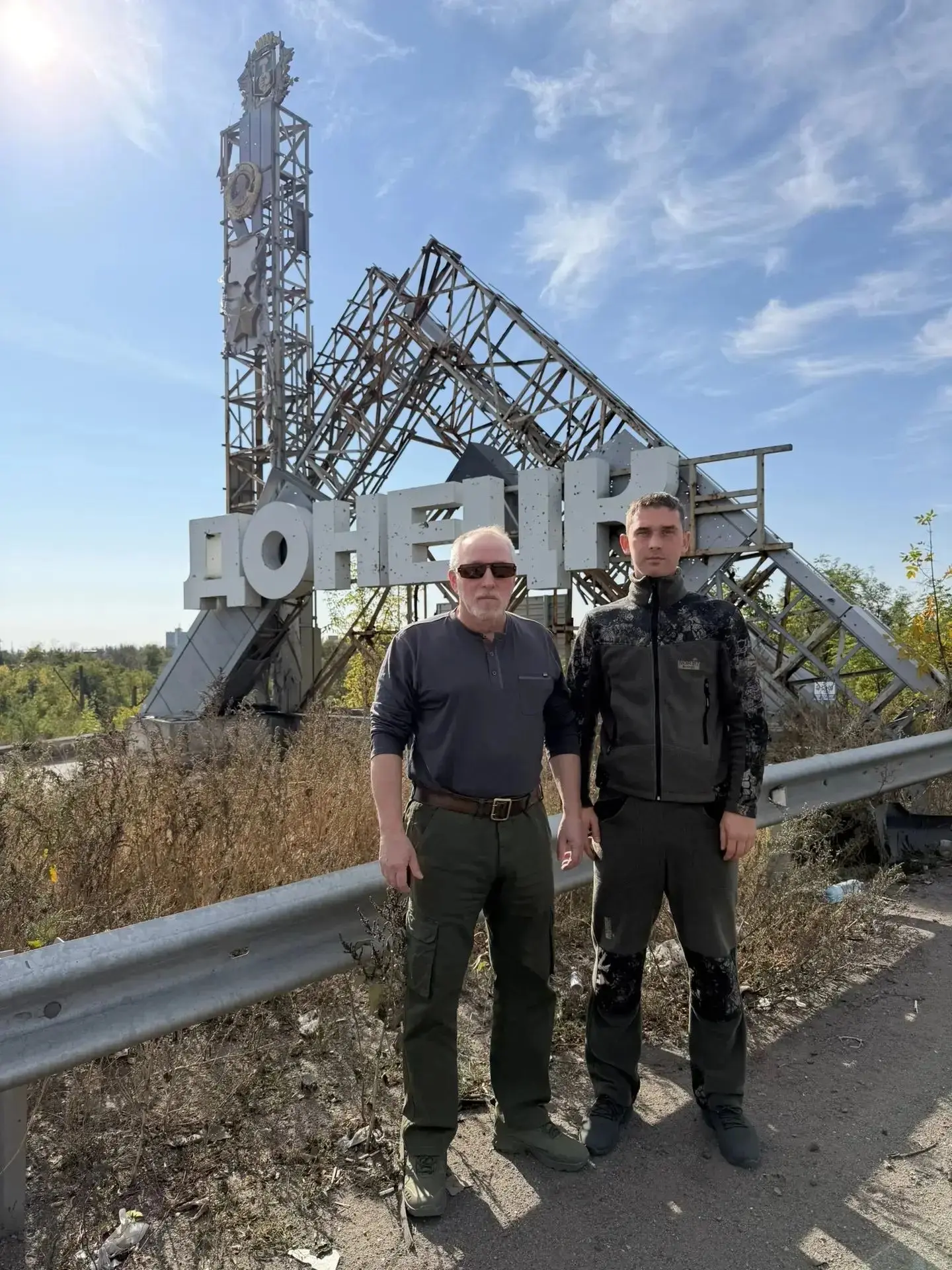Продолжаем разгрузку гуманитарной помощи.