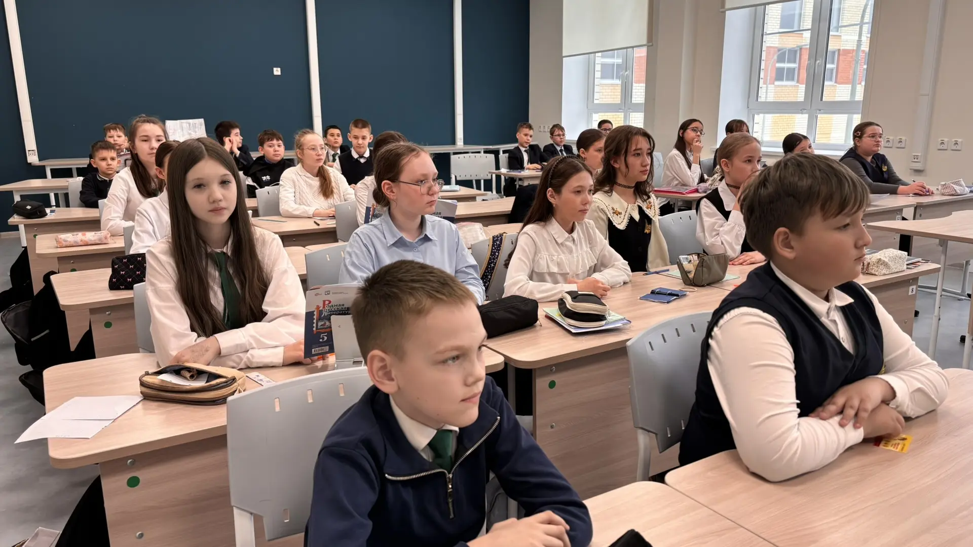 🎓Накануне Дня космонавтики, советники директора по воспитанию провели для обучающихся лицея познават