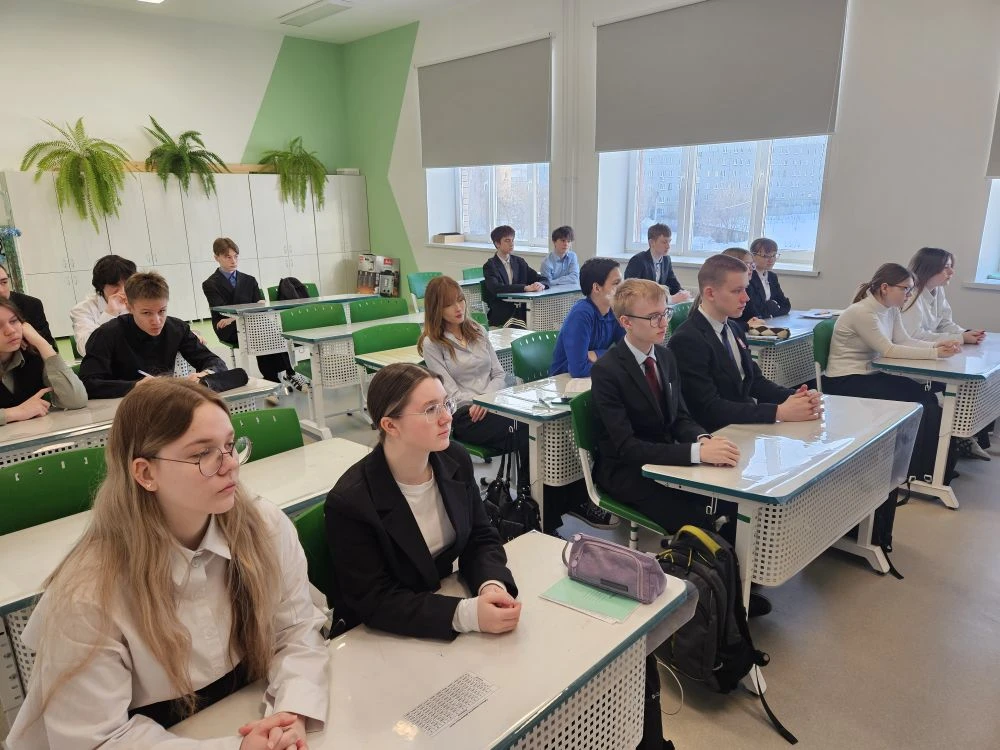 Открыта последняя неделя третьей четверти!   Сегодняшнее утро в нашей школе началось с торжественной