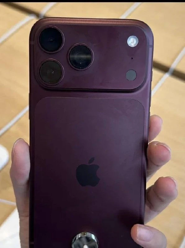 ❗️Новенькие iPhone 18 Pro теряют цвет через неделю после покупки — сильнее всего страда...