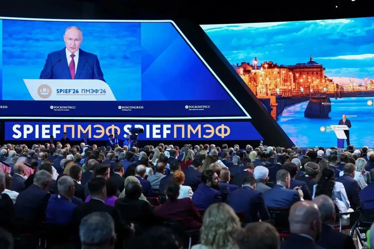 Главное из выступления Президента России Владимира Путина на пленарной сессии ПМЭФ'26 о...