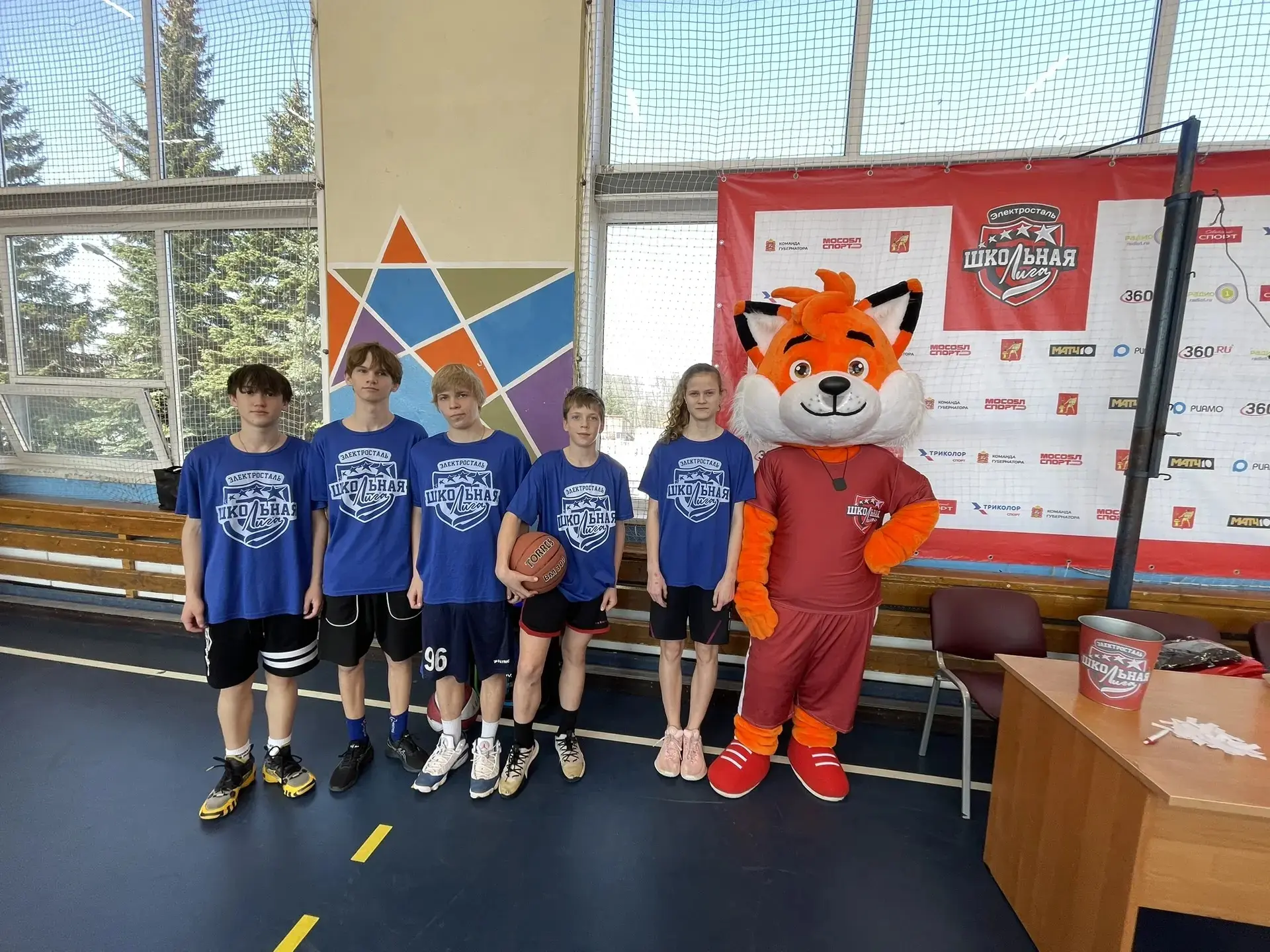 🏀 ВДОХНОВЕНИЕ НА ПАРКЕТЕ: НАШИ ЛИЦЕИСТЫ ВСТРЕТИЛИСЬ С ЧЕМПИОНКОЙ! Сегодня в Электростальской школьно