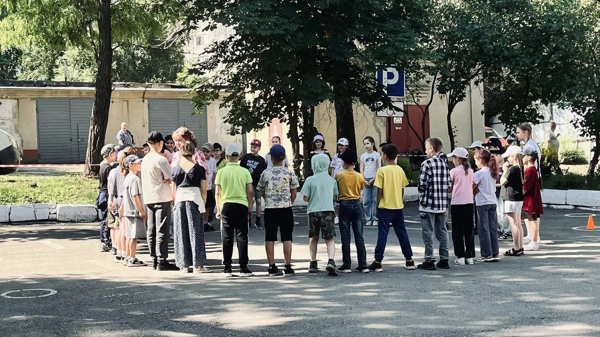 ☀️ Лето в разгаре, и мы не сбавляем обороты!

Сегодня, 19 июня, наши ребята посетили киновидеоцентр.