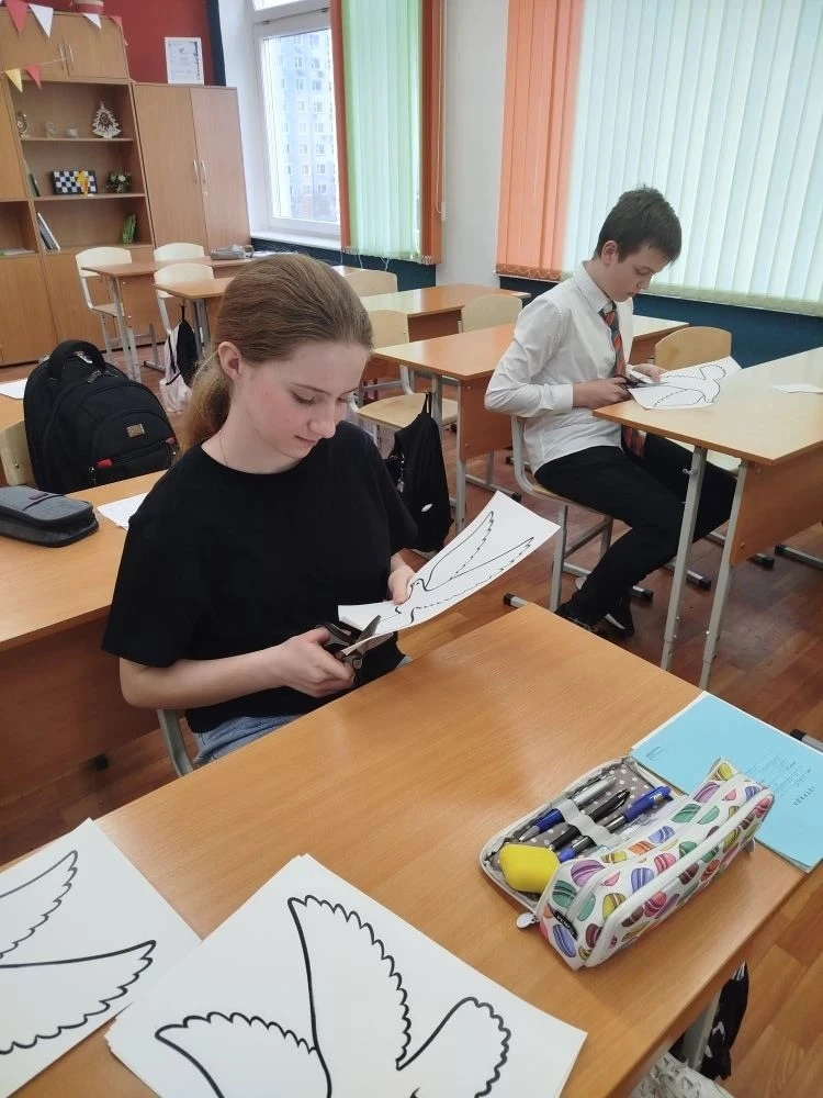 🕊 Окна Победы  Ежегодно миллионы окон по всей России превращаются в пространство памяти о подвигах т