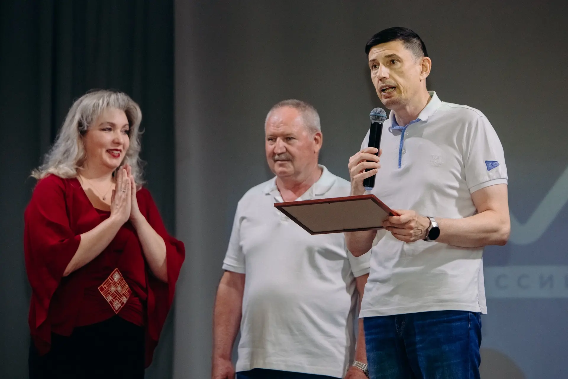 Пульс «Смены»⚡️

Сегодня в Центре утро началось не с зарядки, а с аплодисментов.

В «Смене» чествова