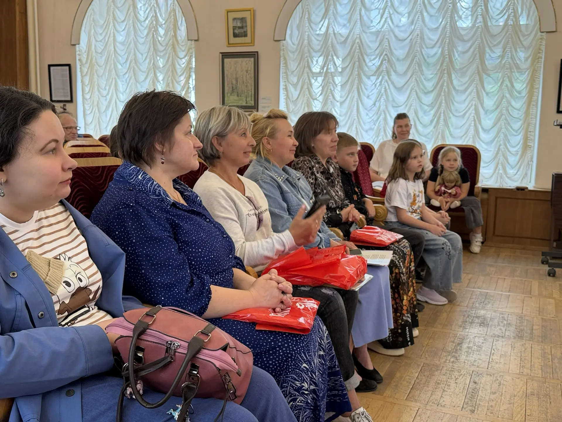 В Каширском краеведческом музее прошло открытие выставки «Тульская городская игрушка: искусство и ра