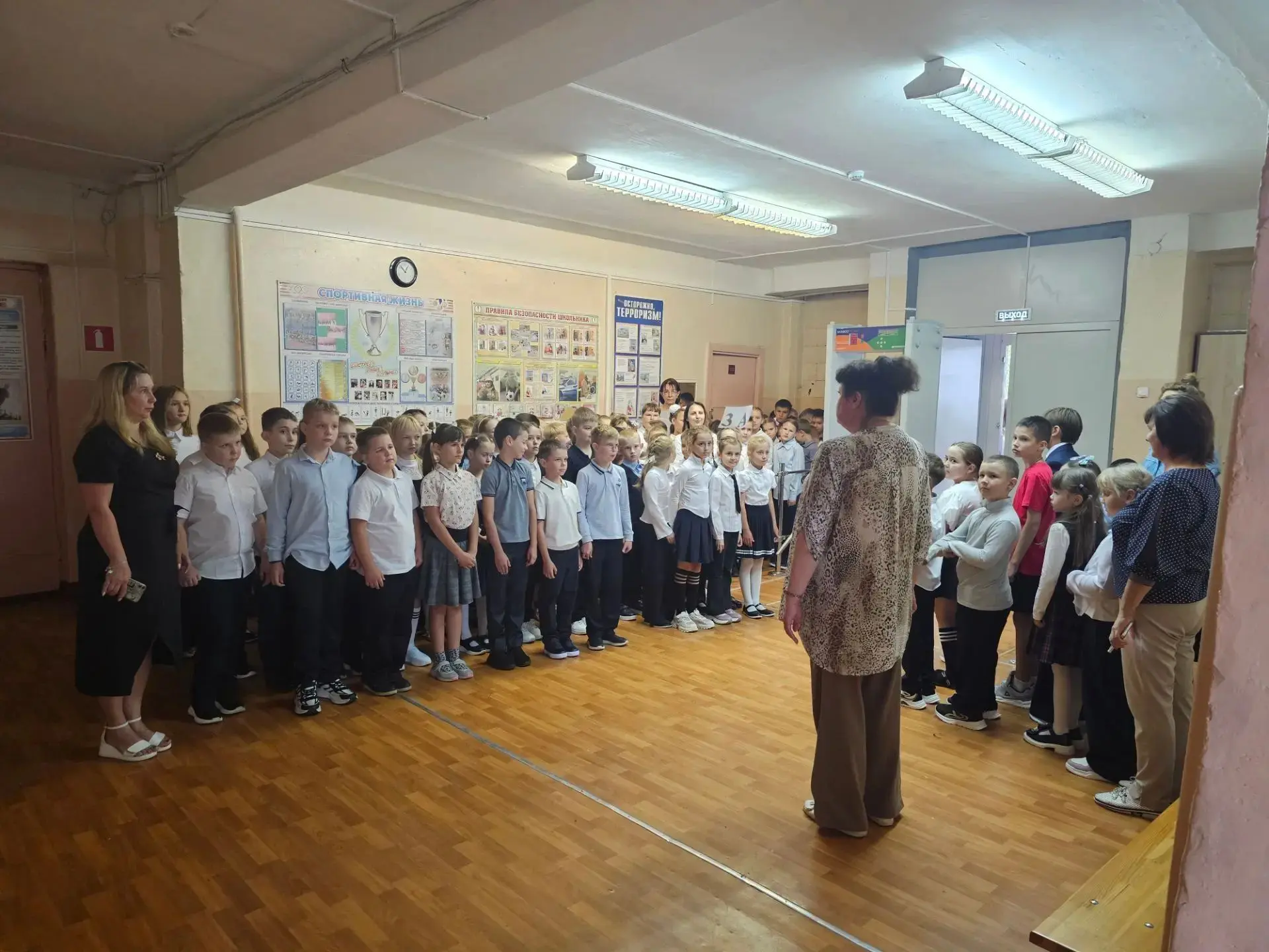 🔔 Сегодня, 3 сентября, в нашей школе прошли важные мероприятия, приуроченные ко Дню со...