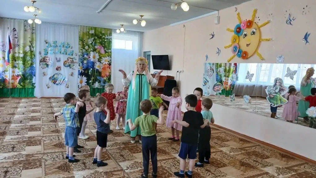 Сегодня в средней и  в разновозрастной группе младшего возраста прошли музыкальные разв...