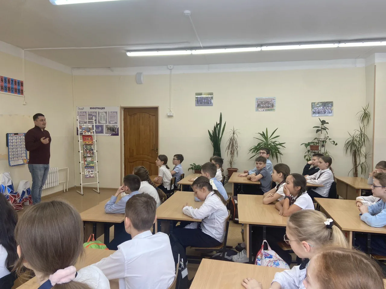 Урок мужества🌟  В преддверии Дня защитника Отечества в 4- А классе прошла необычная встреча с Денисо
