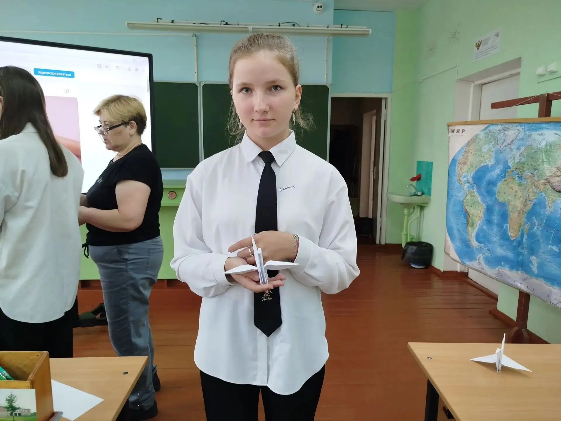 🔶В  МБОУ  "Новоборская СОШ"  прошёл мастер-класс «Журавлик памяти», посвящённый Дню со...