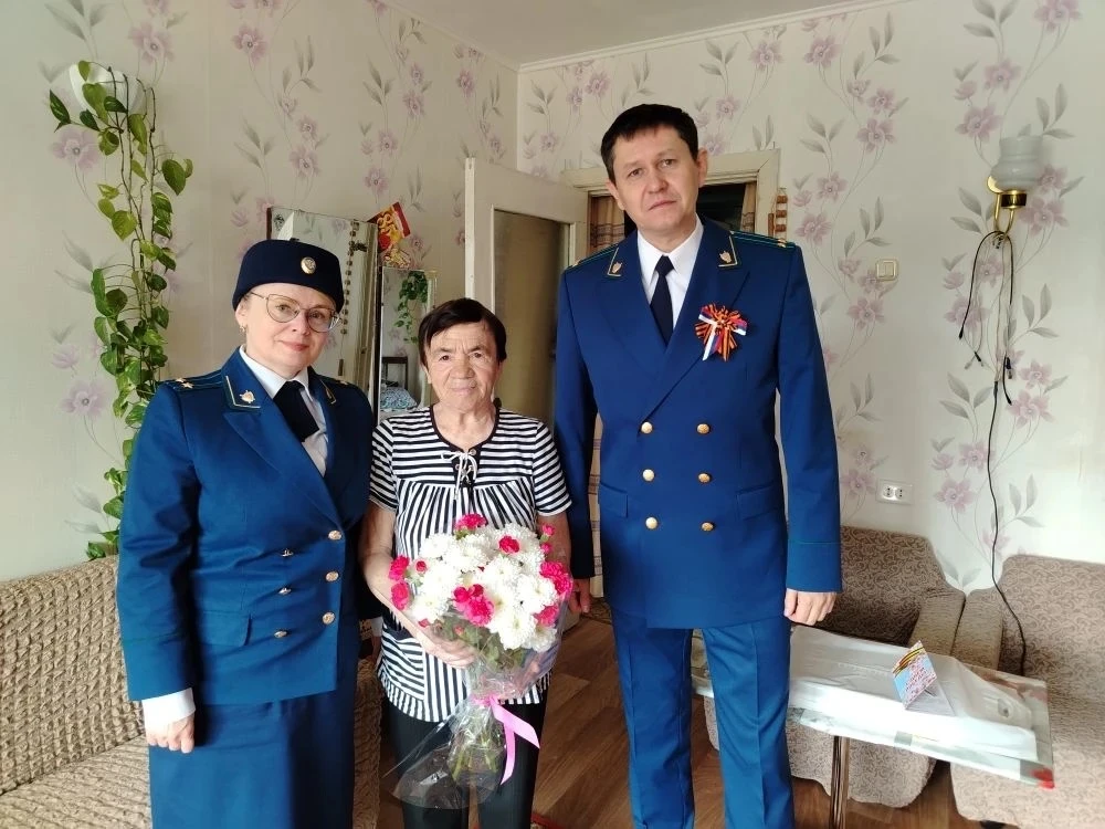 В рамках празднования 81-й годовщины Великой Победы сотрудники Режевской городской прокуратуры приня