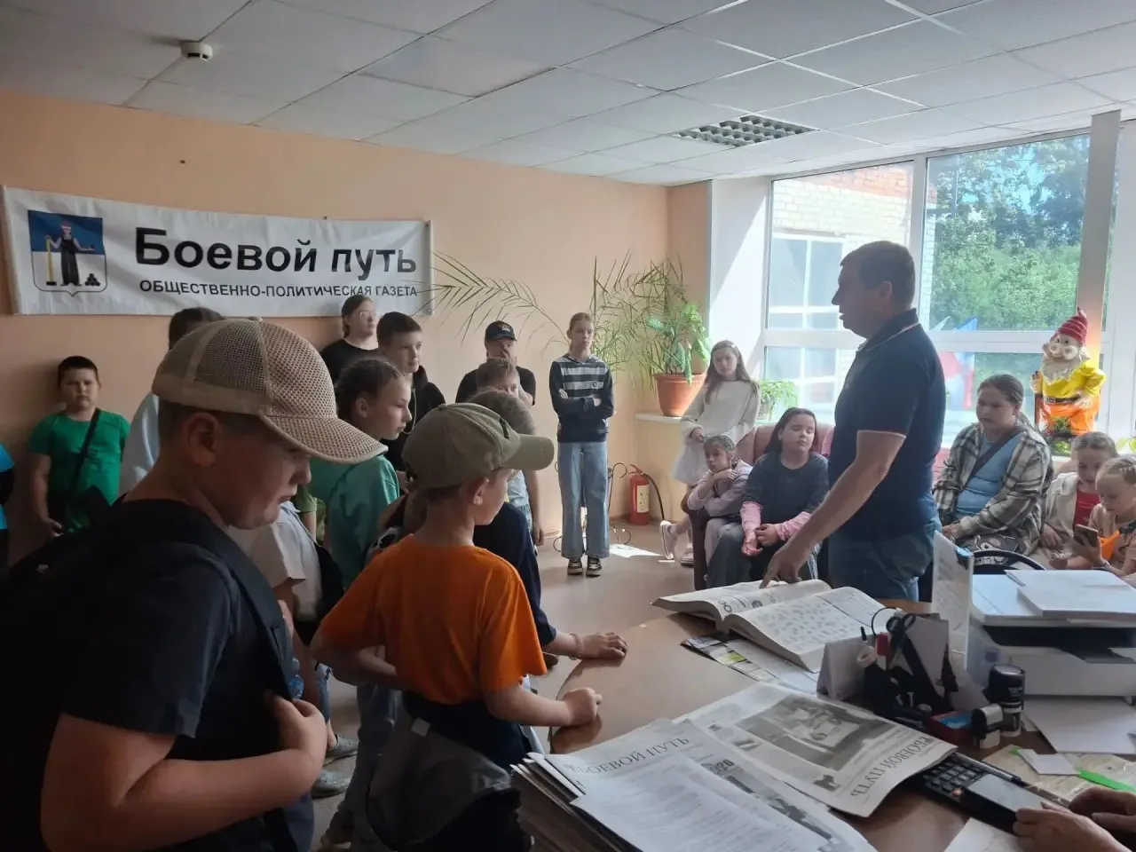 "ШИКарные новости ". Сегодня мы  побывали с экскурсией в редакции  газеты "Боевой путь". Нам наглядн