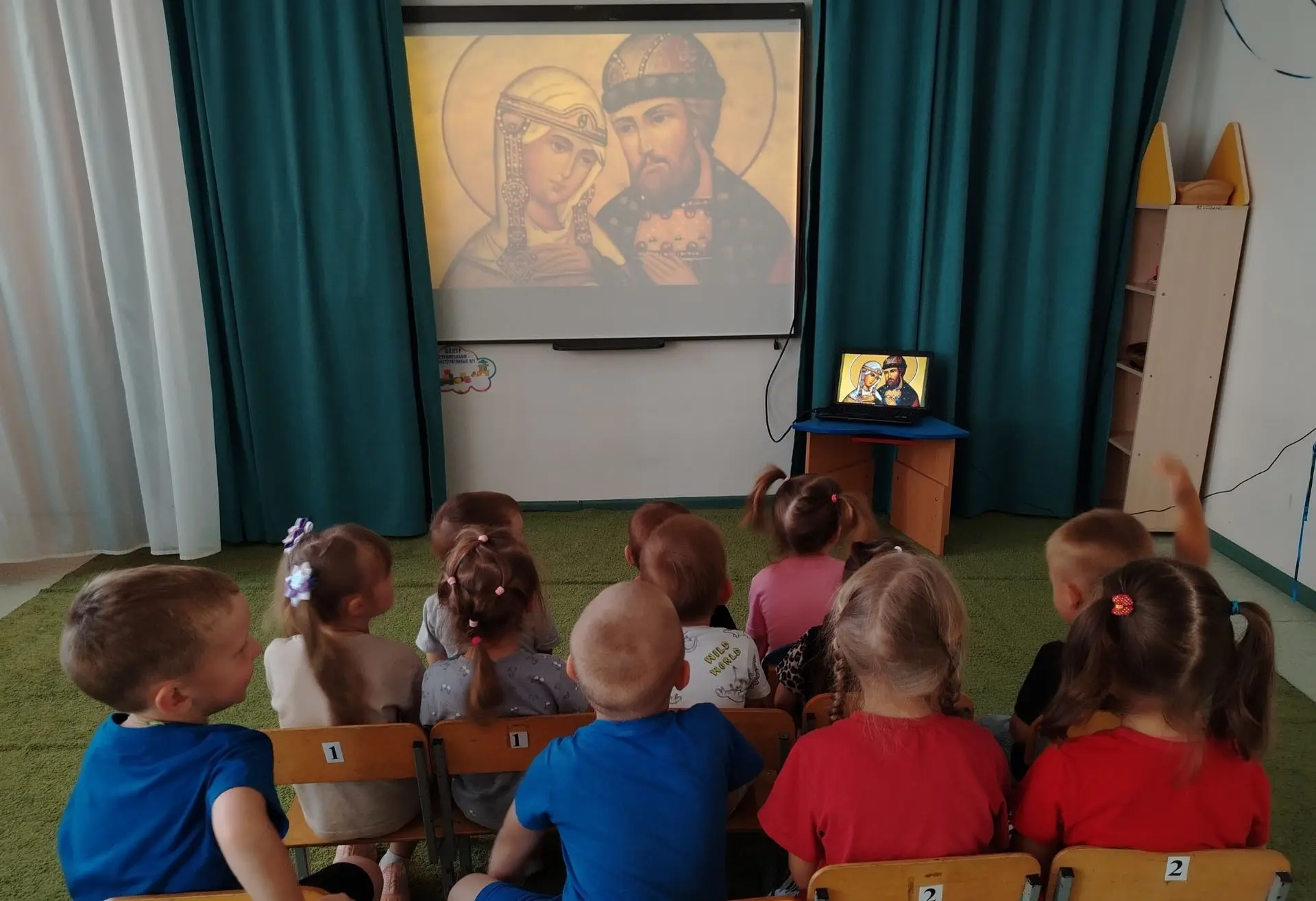 🌼"Ромашка - символ Семьи, Любви и Верности"🌼
👆 8 июля в детском саду царила праздничная атмосфера