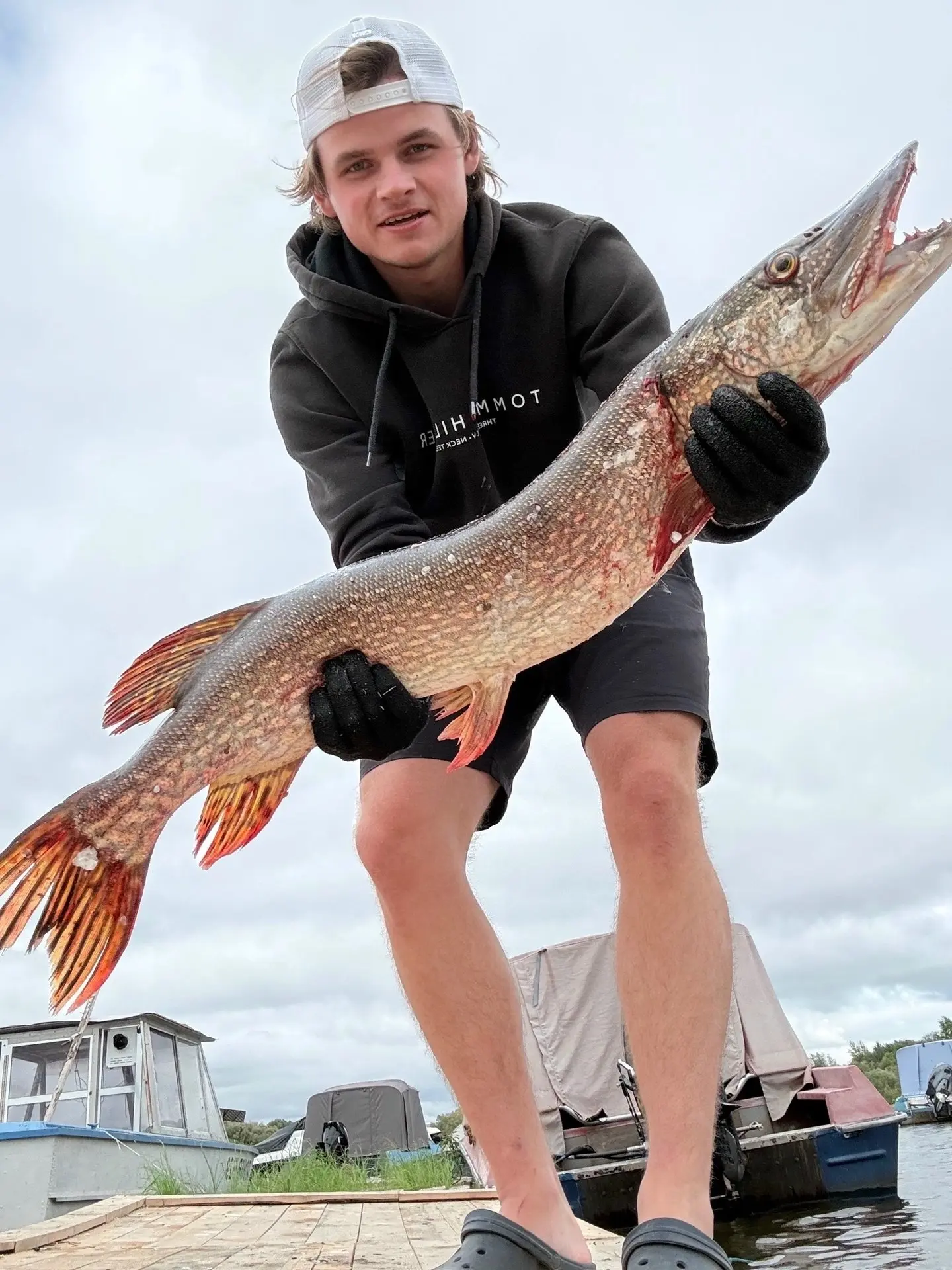 🎣 Улов мечты!

В Котласе поймали щуку весом 6200 граммов! Вот это трофей! 😍

Кто поймал больше — п