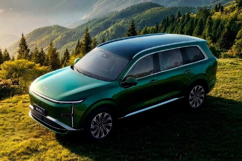 ⚡️ В Китае стартовали продажи гибридного кроссовера Wuling Starlight L, который может похвастаться в