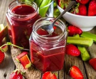 КЛУБНИЧНОЕ ВАРЕНЬЕ С РЕВЕНЕМ И ВАНИЛЬЮ