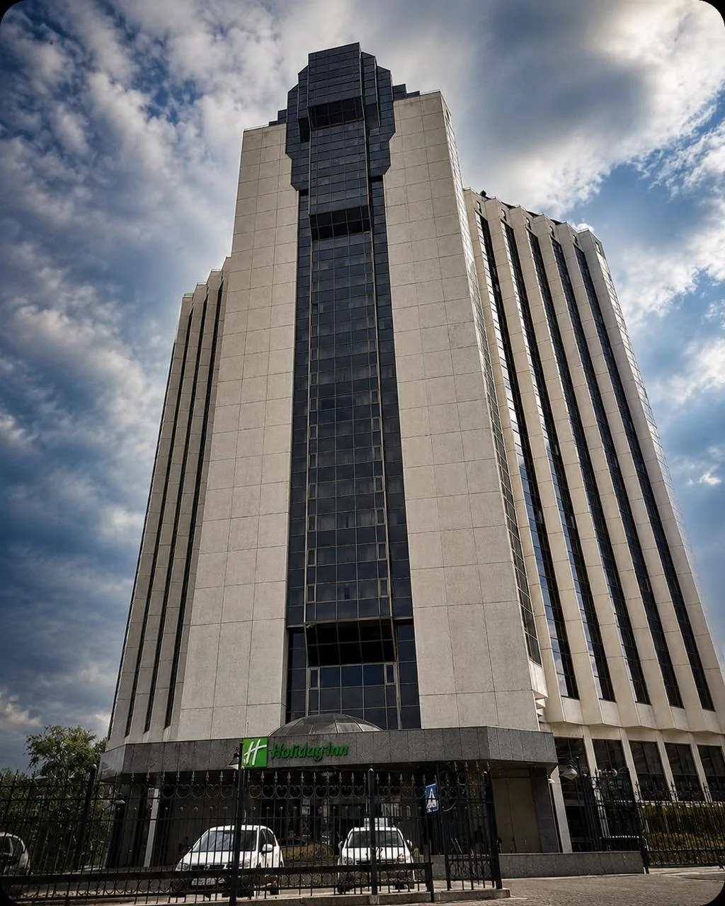 ВТБ окончательно вышел из гостиничного бизнеса. После продажи Holiday Inn Moscow Sokolniki у банка б