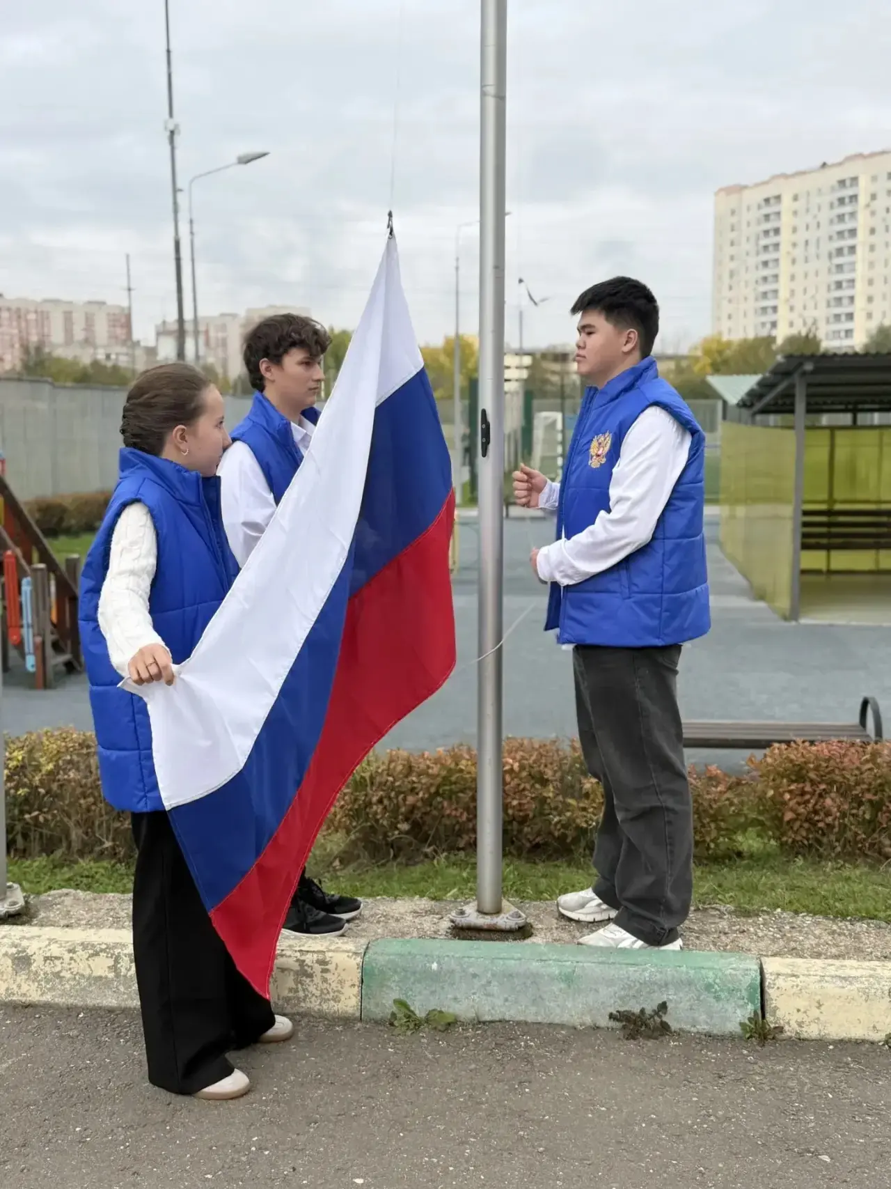 🇷🇺 Равнение на флаг!