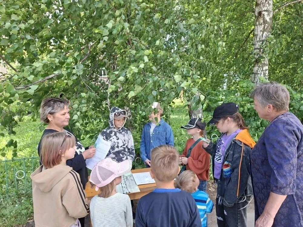 🌳В Виляйском филиале МБУК "ЦКР" прошла познавательная игровая программа «Люблю березку русскую».

�