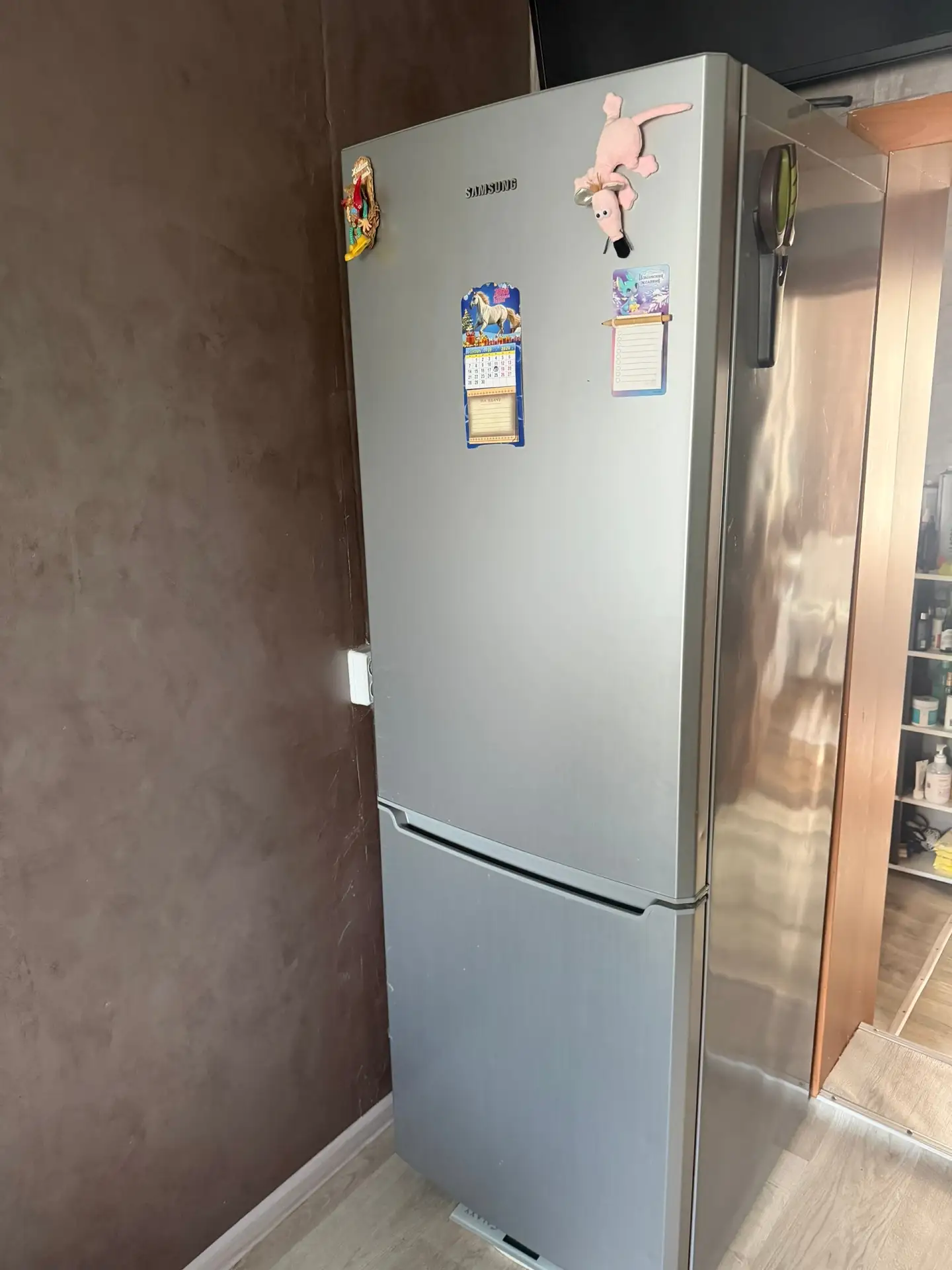 Продам. Что то пытается завестись но не понятно продаю как есть, 89962954769
