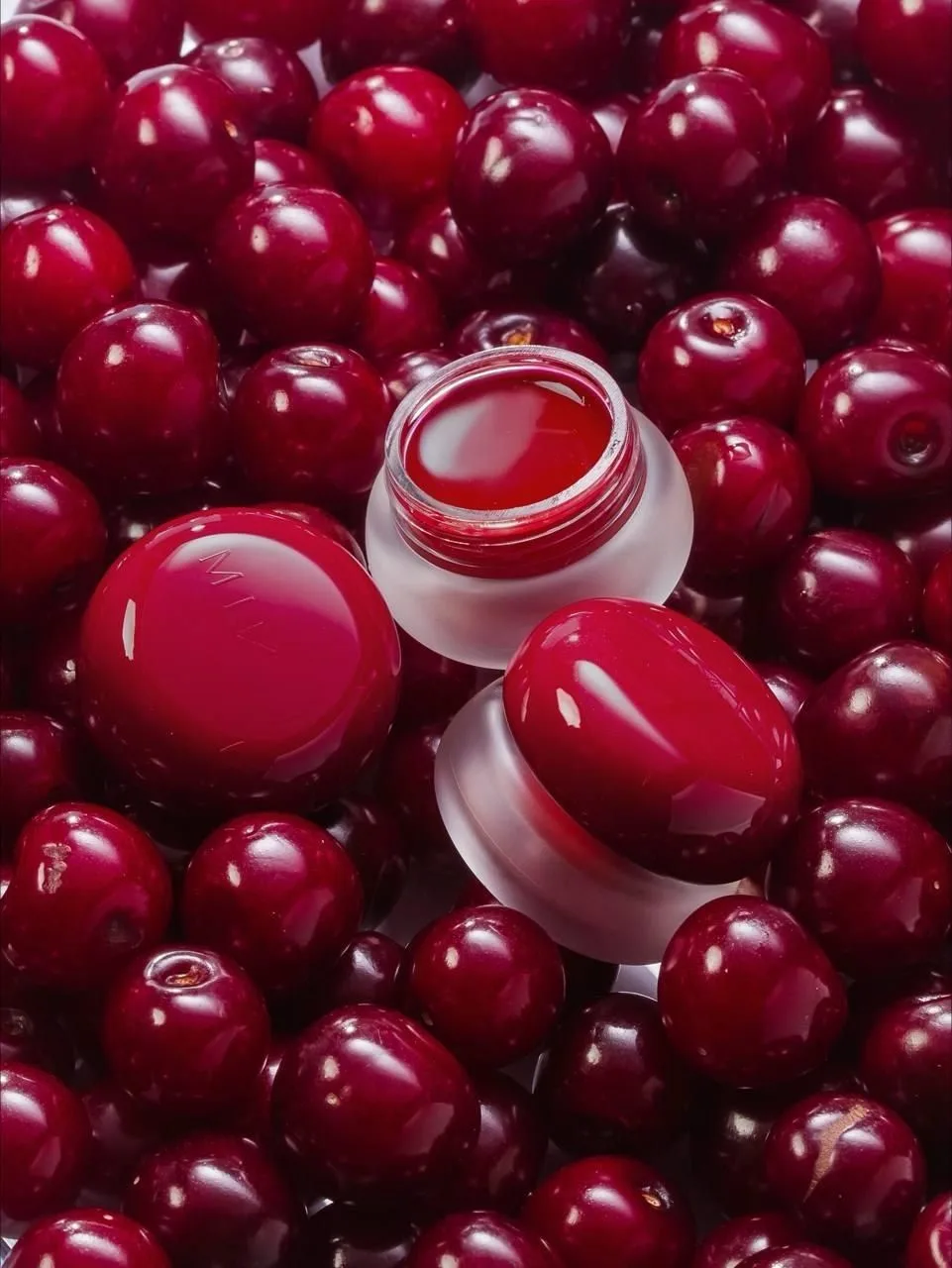 MIXIT решил продлить лето запуском вишнёвой коллекции Hot Cherry Collection.