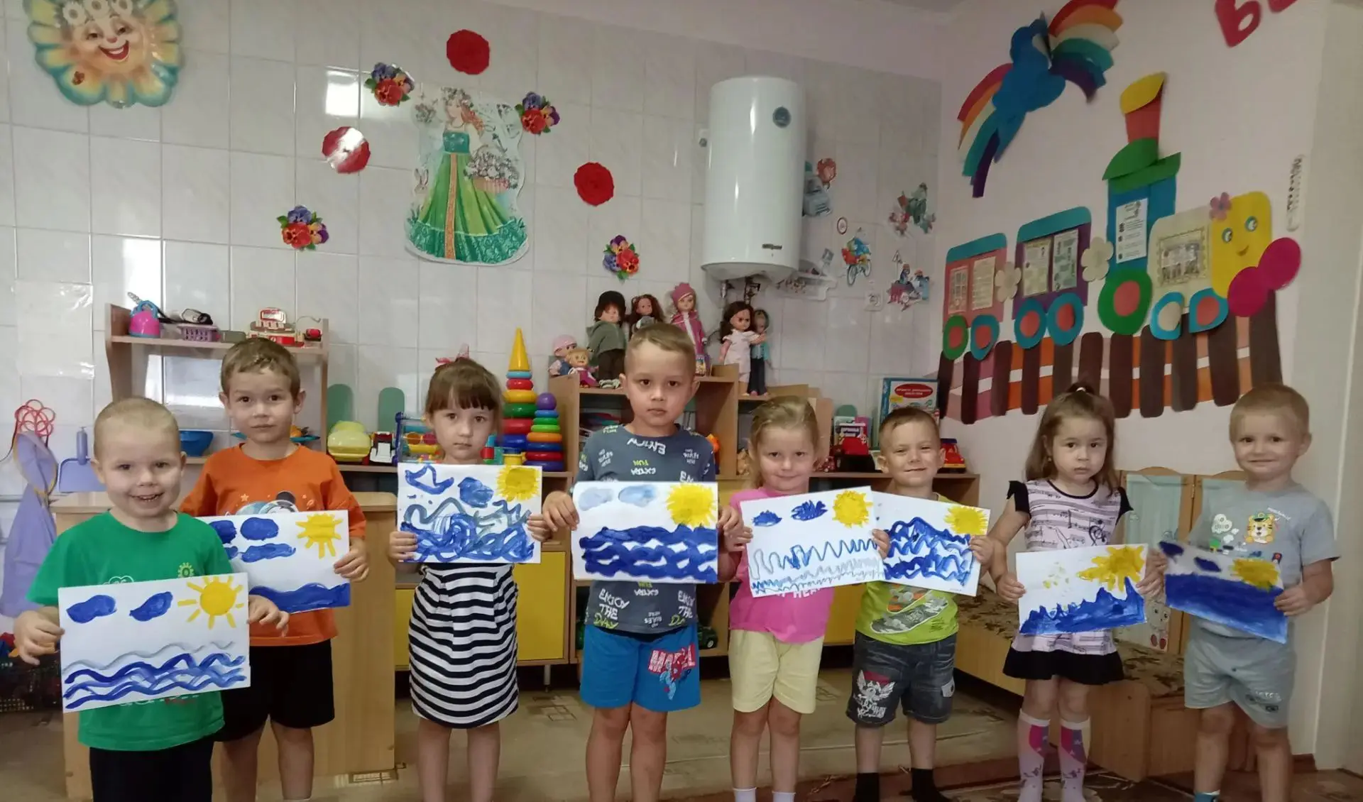 🏖️ Солнце, море, белый песок: наши ребята нарисовали идеальное лето!