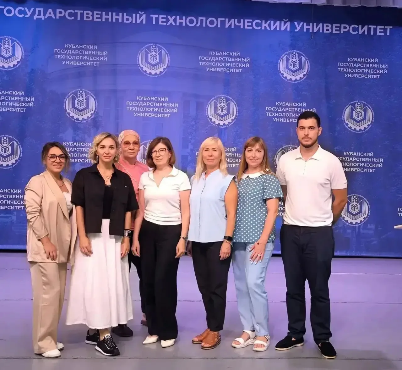 📌11 августа в Краснодаре стартовал масштабный образовательный интенсив «ИИ-навигатор в...