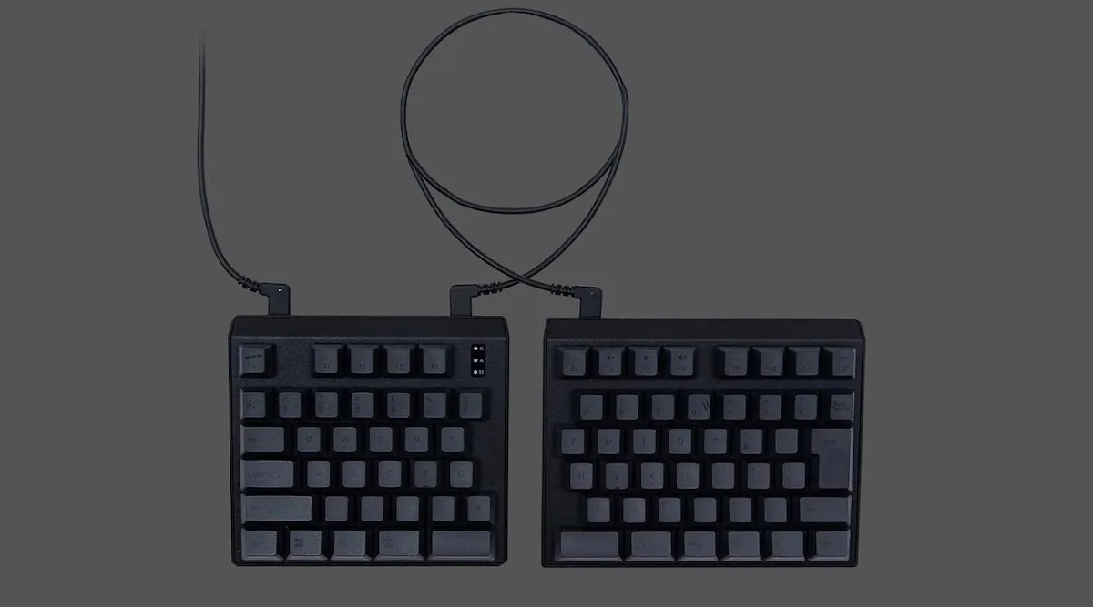 Realforce выпустила первую раздельную клавиатуру