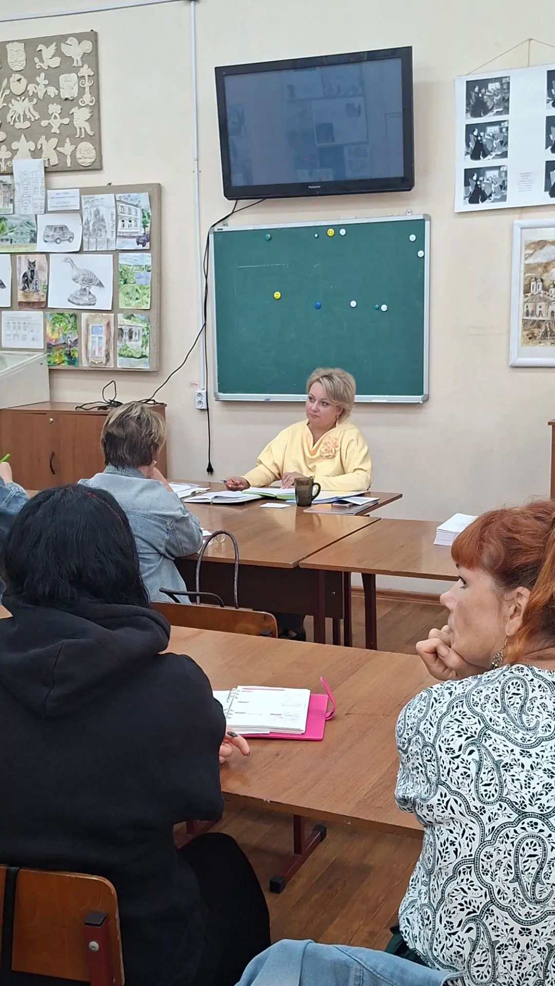 В нашей школе активная подготовка к началу учебного года.
